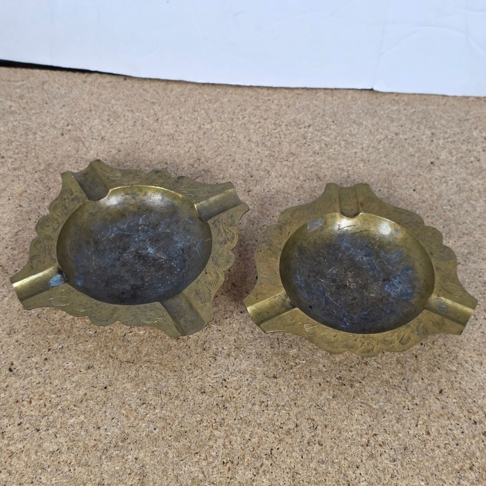 Vintage Etched‎ Brass Ashtray Set Scalloped Edge Floral Mid Century Modern 2pc